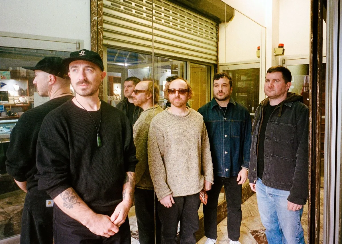 Tom May, do The Menzingers, fala sobre memória, amadurecimento e punk rock