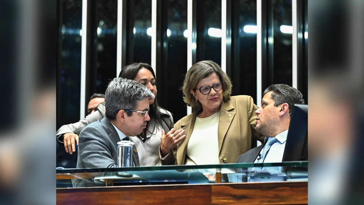 Governistas avaliam ‘tudo ou nada’ para emplacar PEC do fim da escala 6×1