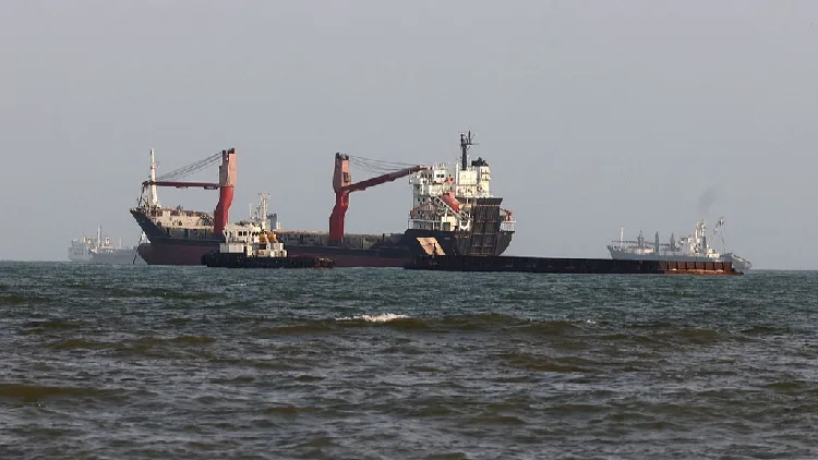 Iran says agreement reached with Oman on map of new route in Hormuz