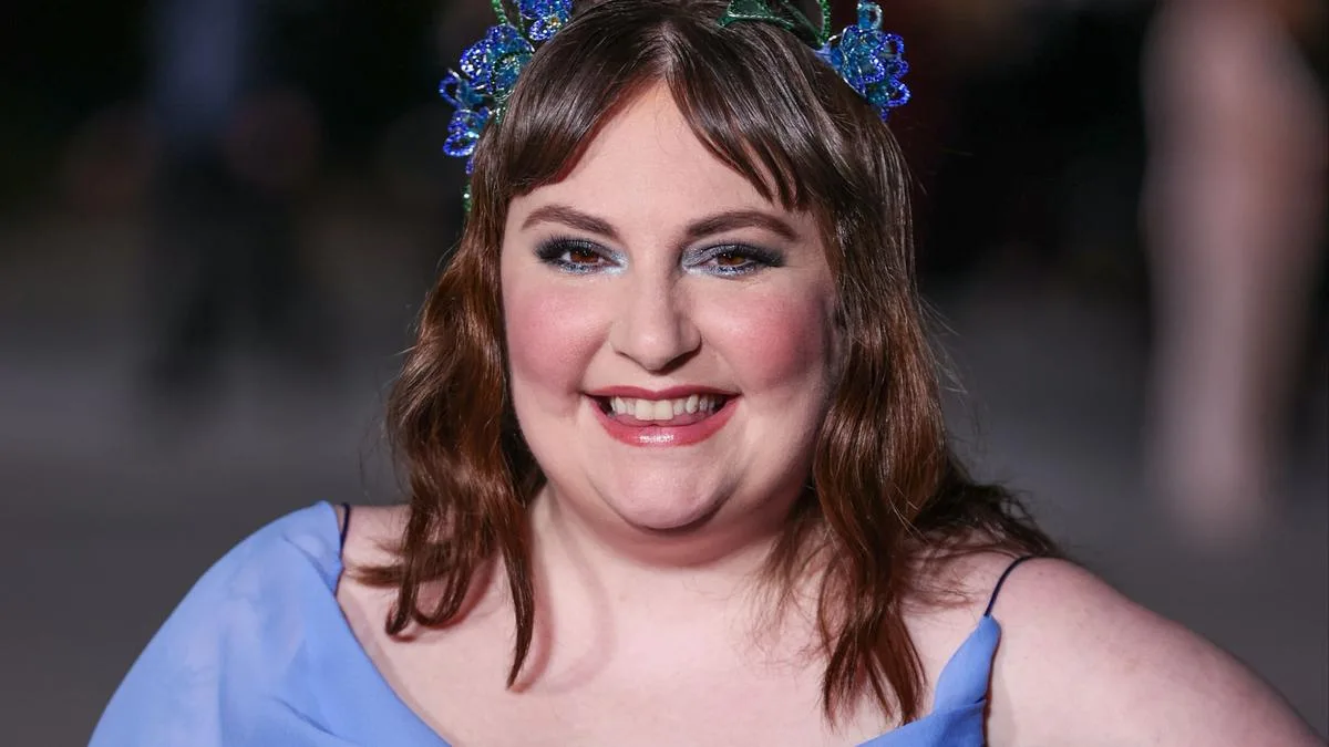 Lena Dunham confirms Girls revival after eureka moment in the shower