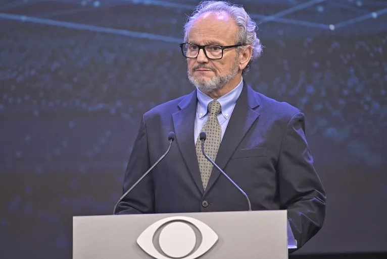 Ernesto Paglia questiona Ronaldo Caiado (PSD) sobre o combate ao crime no debate presidencial