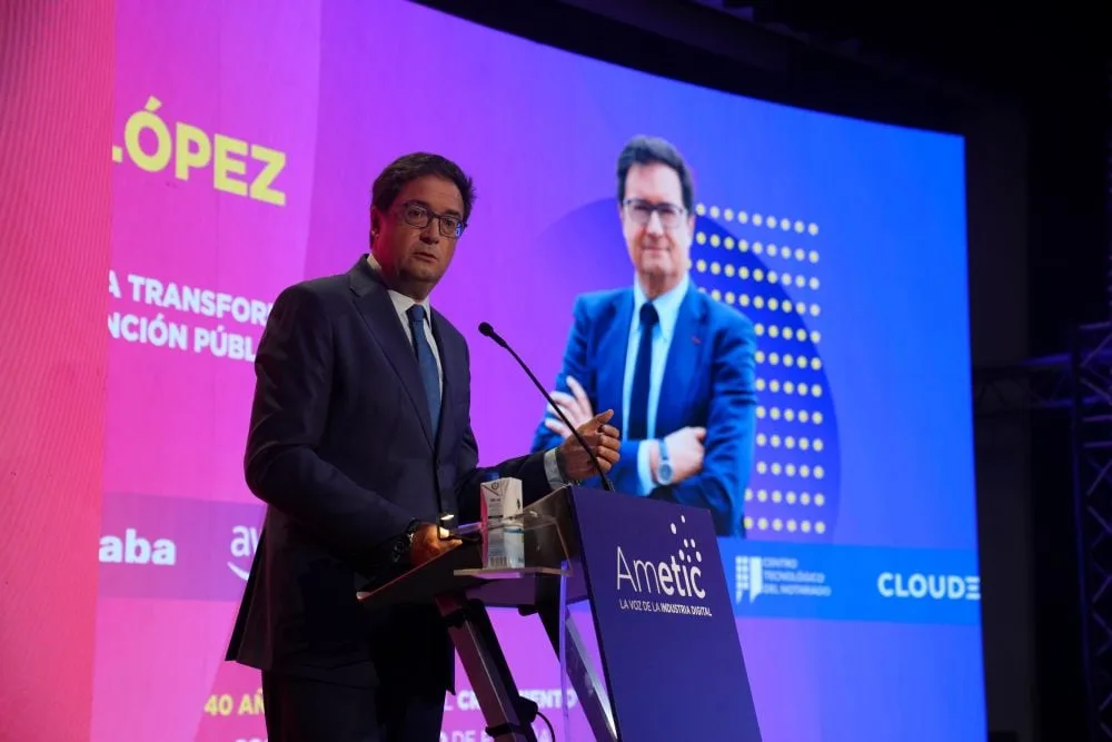 España y Francia impulsarán una regulación europea sobre menores en internet tras el acuerdo de Meta