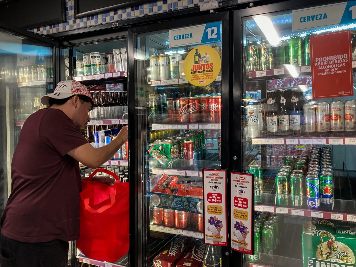 Piden especialistas aumentar impuesto al alcohol en México por recaudación y salud