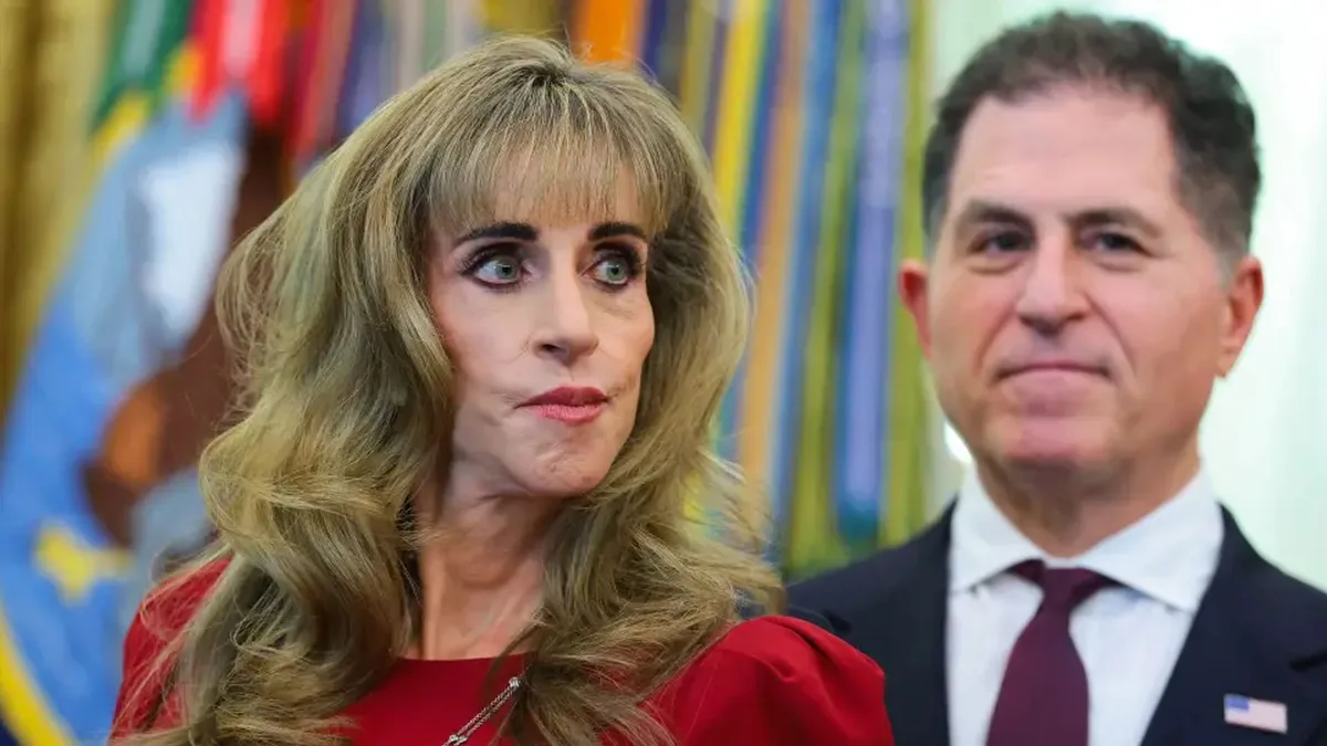 El multimillonario Michael Dell sale en defensa de su mujer, Susan, tras las críticas por su aparición en la Casa Blanca