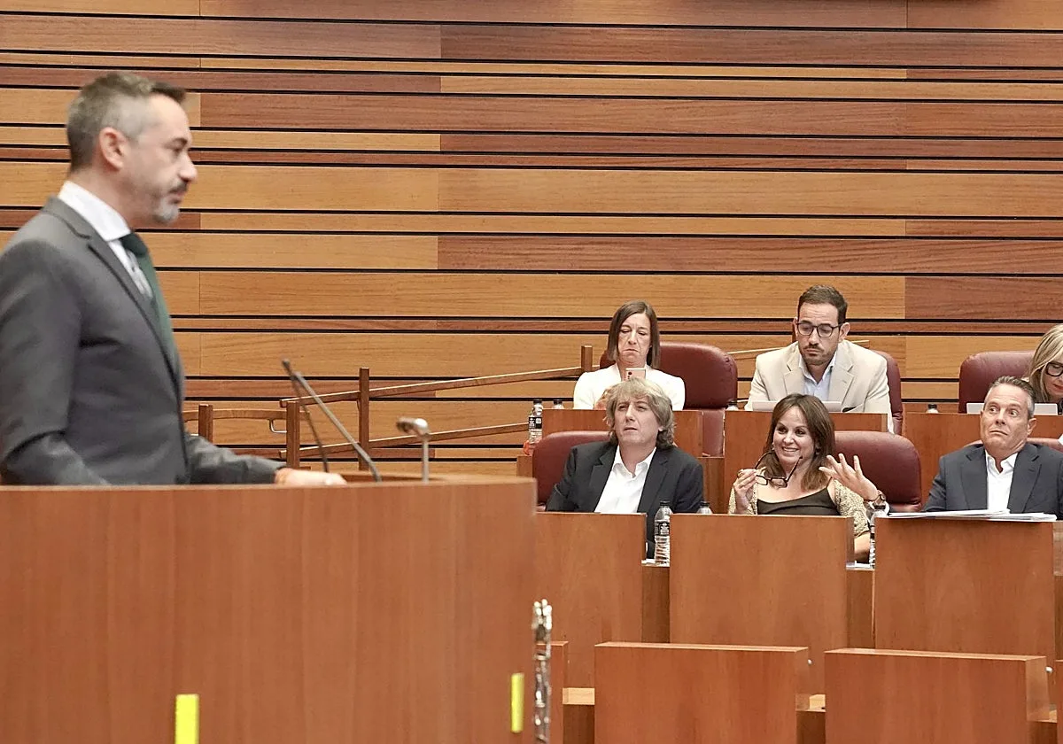 El PSCL, arrinconado en las Cortes por avalar la gestión del Gobierno en Ceuta