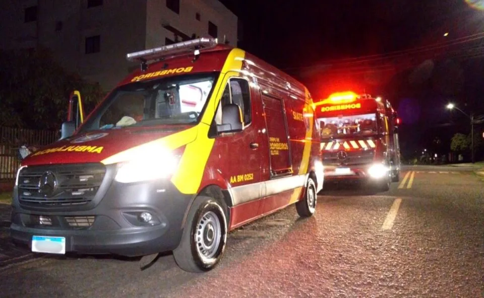 Idoso-Aranha fica preso de cabeça para baixo por horas após cair de telhado em Cascavel