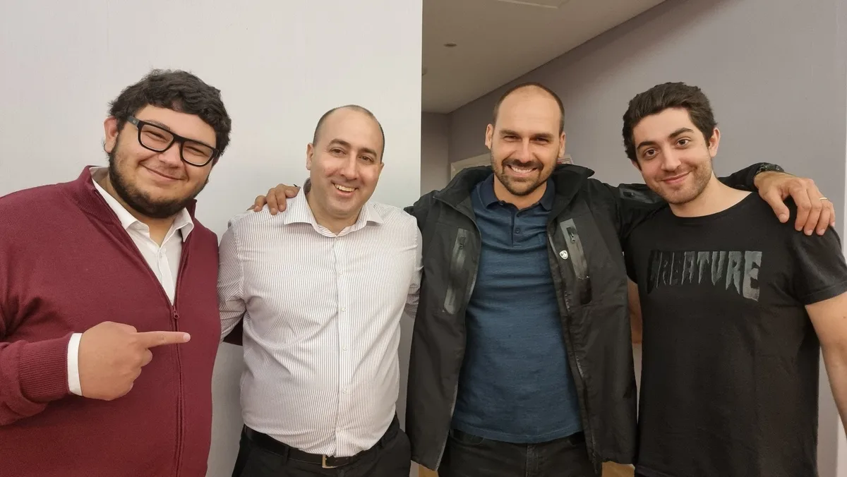Fernando Cerimedo se jactaba de su vínculo con Milei para asesorar a dirigentes de la región