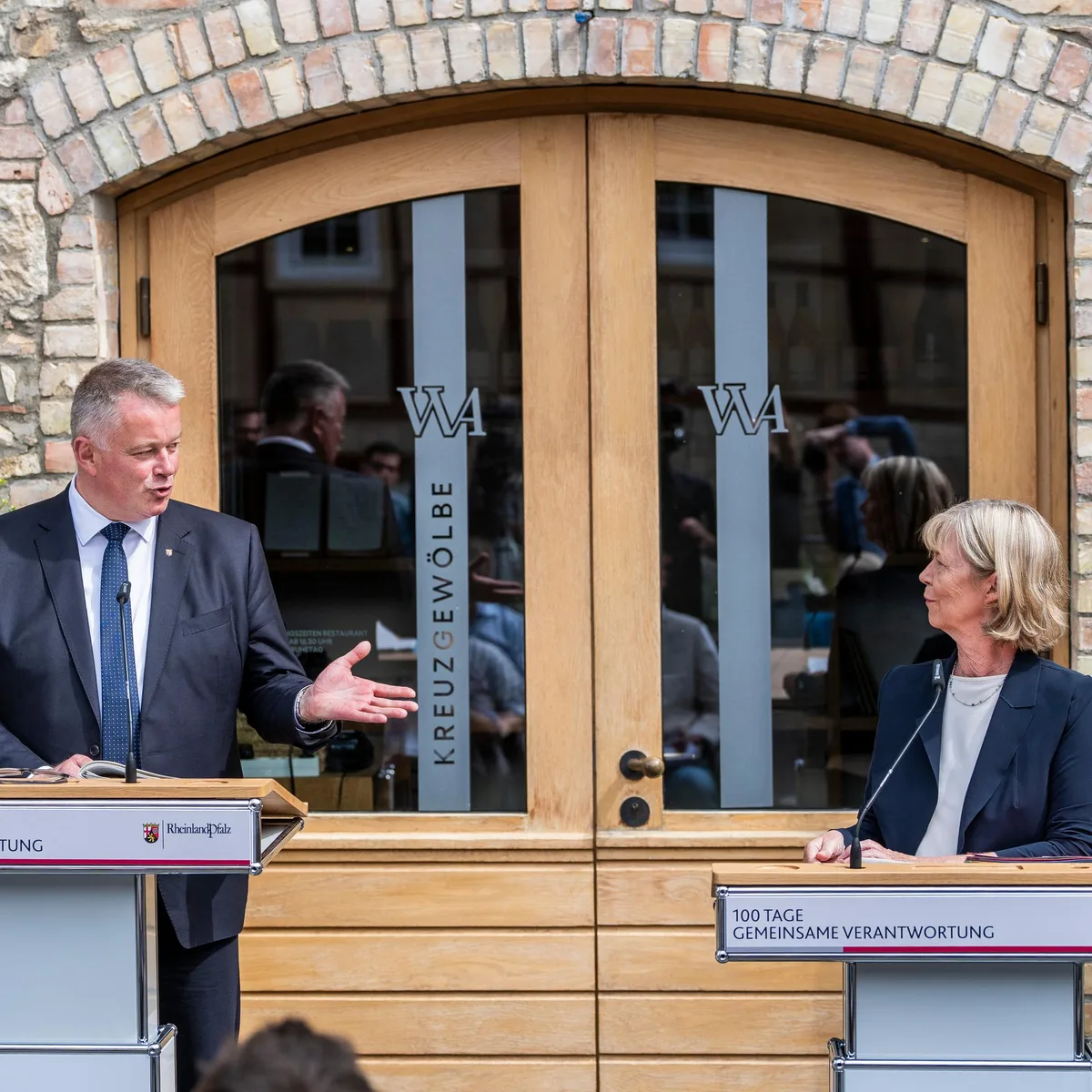 Mainz - Rheinland-Pfalz: CDU und SPD ziehen positive 100-Tage-Bilanz - Opposition wirft Regierung Untätigkeit vor