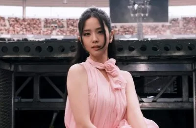 Jisoo, do BLACKPINK, abre parque de diversões mal-assombrado e anuncia retorno para setembro
