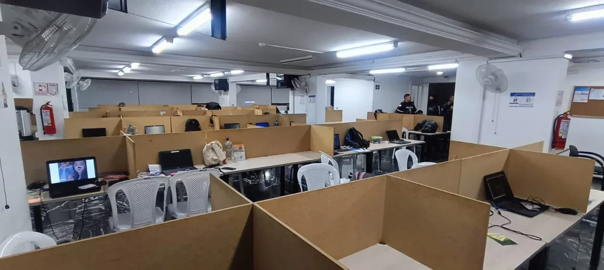 Un ciudadano chino dirigía una red acusada de usar imágenes manipuladas para presionar a deudores desde Quito