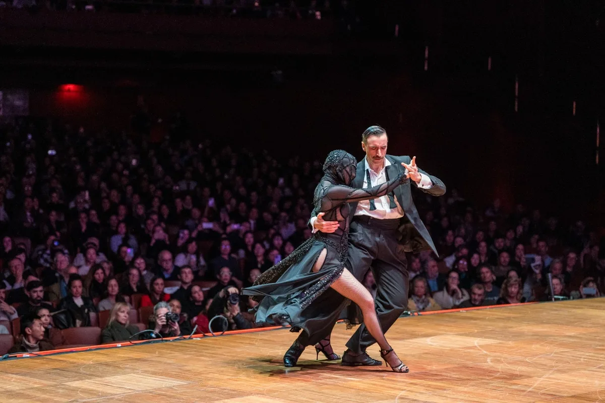 Buenos Aires se convierte en una gran pista de tango: shows gratuitos, milongas y 500 parejas en competencia
