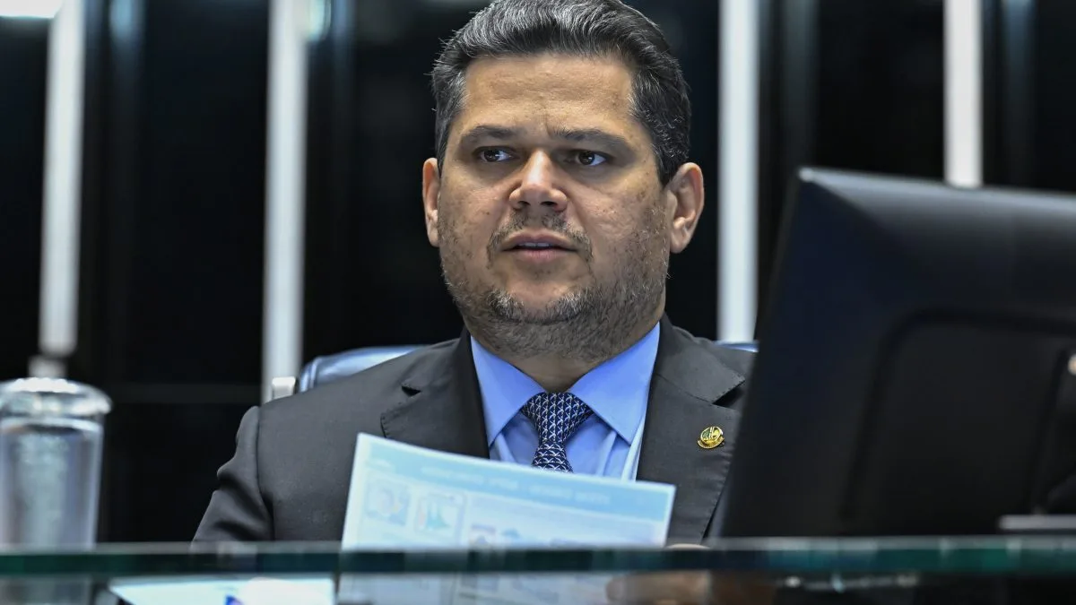 MDB cobra de Alcolumbre votação da PEC que acaba com escala 6×1