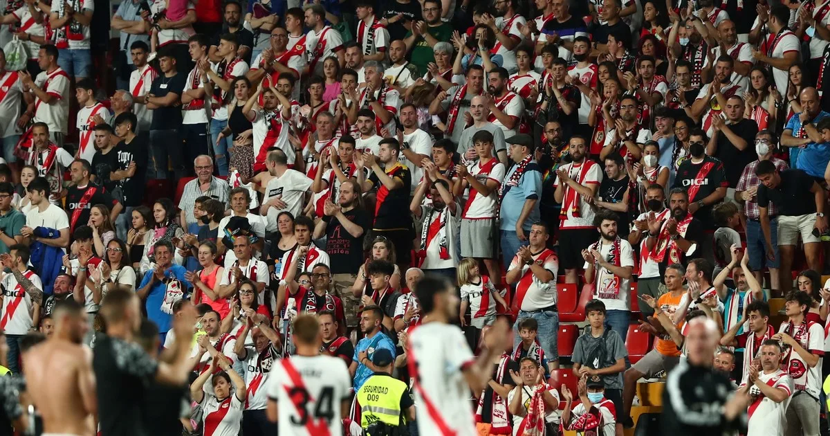La drástica decisión que tomaron los hinchas del Rayo Vallecano para oponerse a la construcción de un nuevo estadio