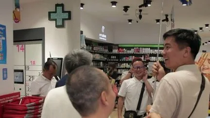 Crèmes, lotions, soins… Les touristes étrangers se ruent dans les pharmacies françaises