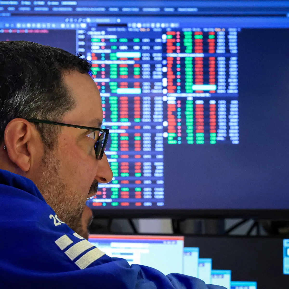 Global Bond Sell-Off Puts Investors on Edge