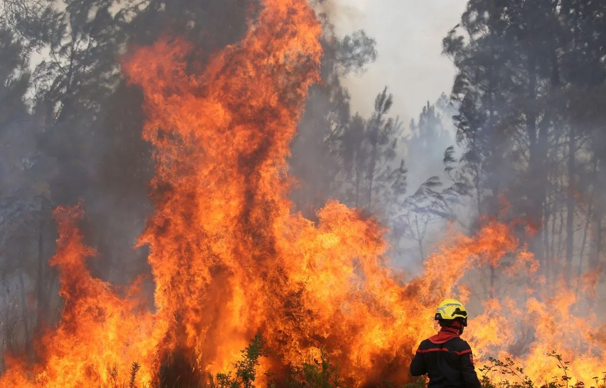 Landes : Le feu a repris dans la nuit, 1.580 hectares brûlés