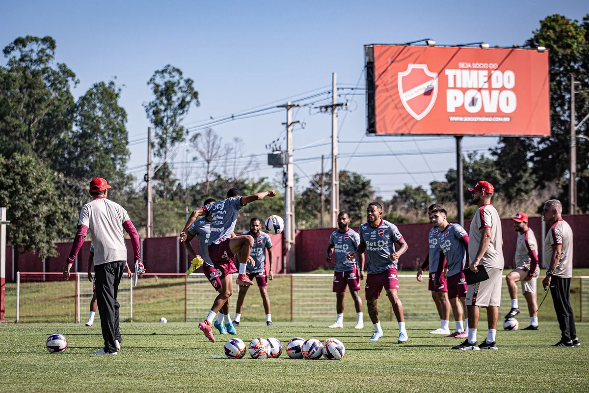 Vila Nova tem a volta de Willian Formiga e aguarda mais retornos no clássico