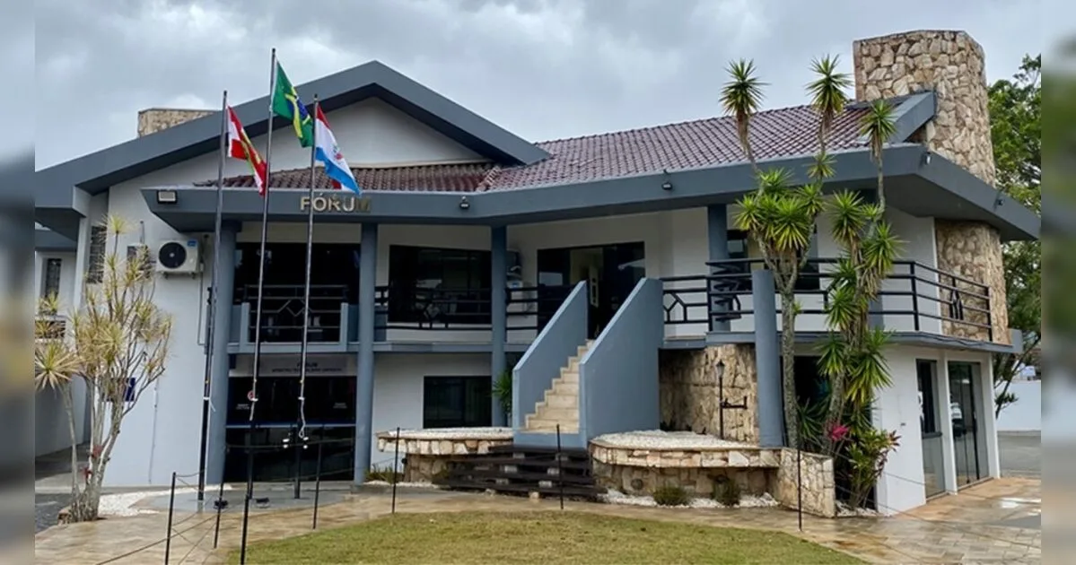 Justiça de SC reconhece união estável homoafetiva mesmo um dos homens dizendo que era só amizade