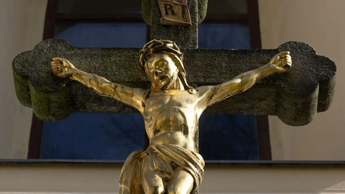 Kirche: Ecuador: Priester bei Messe von Kreuz erschlagen