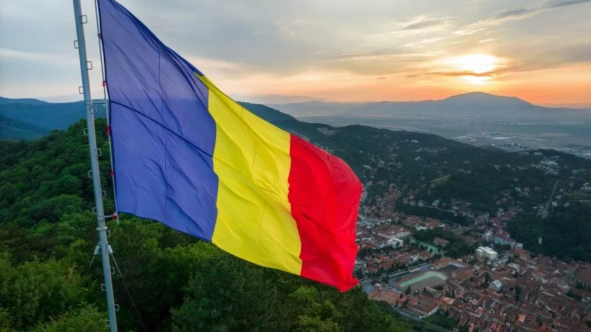 Caça da Otan abate drone que invadiu espaço aéreo da Romênia