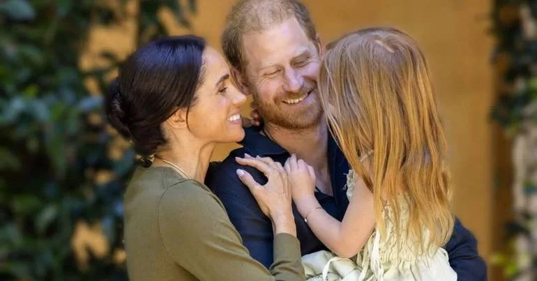 Meghan partilha imagens da vida familiar no Reino Unido