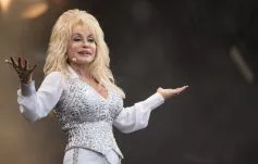 ‘Grey’s Anatomy’ Showrunner Recalls Learning Dolly Parton Died in the ‘Middle of Shooting’ an Episode About Her