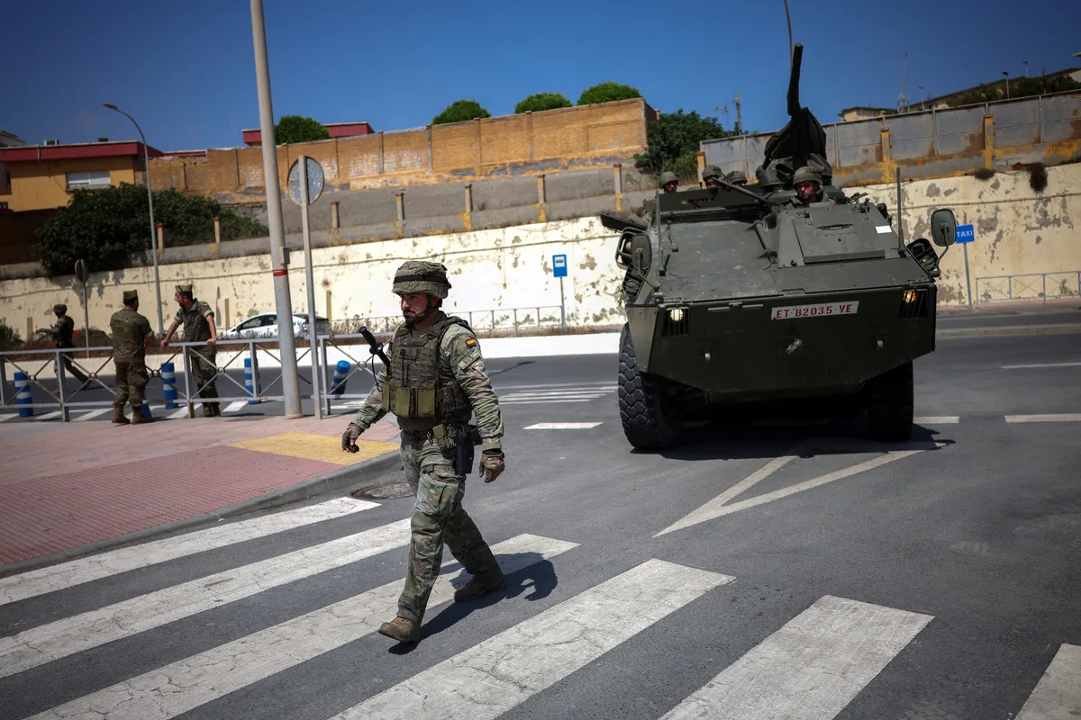 Qué sabían los servicios secretos y qué habló Moncloa con Marruecos: las preguntas que los ministros no han respondido sobre Ceuta y que se encontrarán en el Congreso