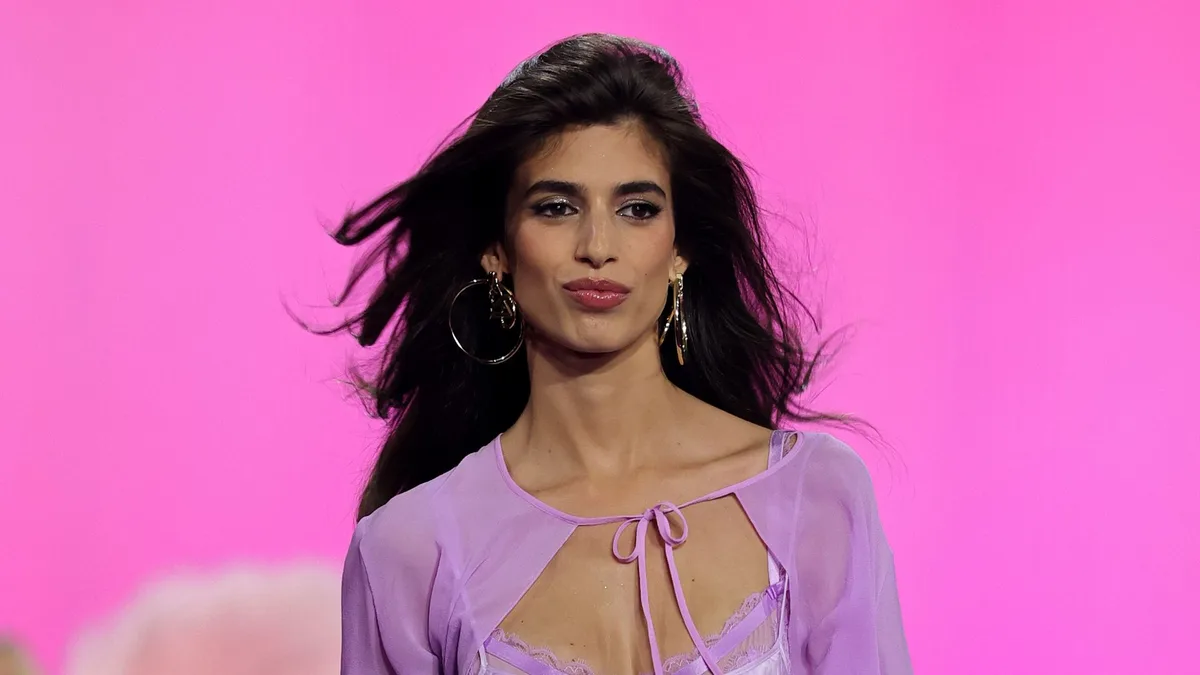 Cala, hija del político Jorge Moragas, hace historia y se une al club exclusivo de las españolas que han desfilado para Victoria's Secret
