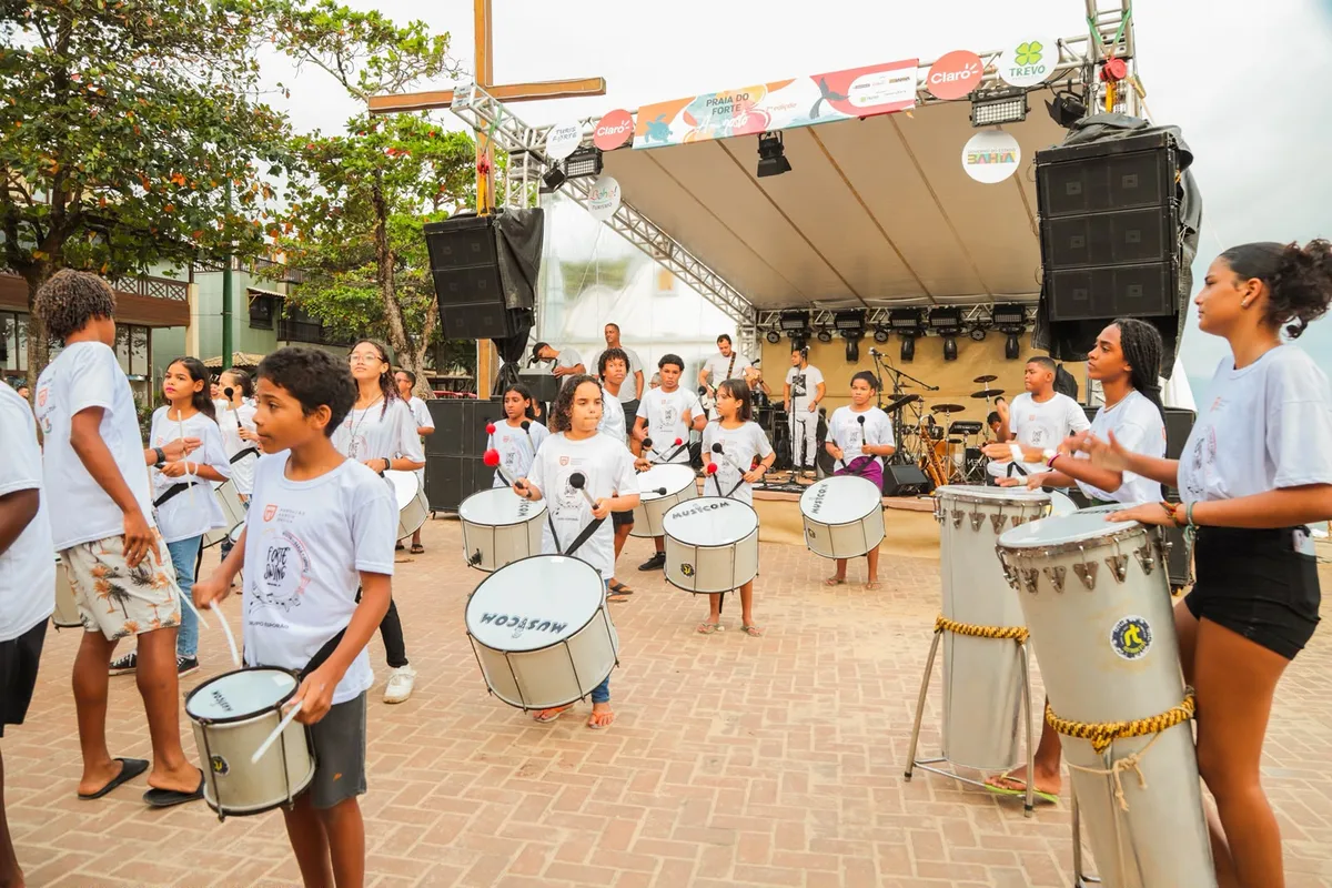 Praia do Forte tem programação especial para a Festa da Baleia Jubarte