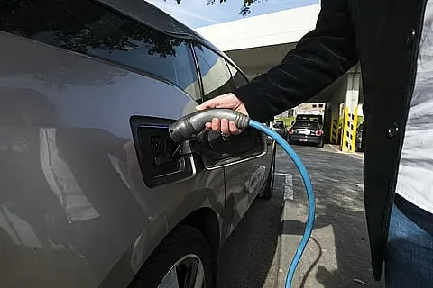 Exportação de carros elétricos e hídridos sobe 10% na UE em 2025