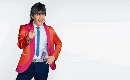 Adrián Uribe “Piensa rápido” con El Vítor