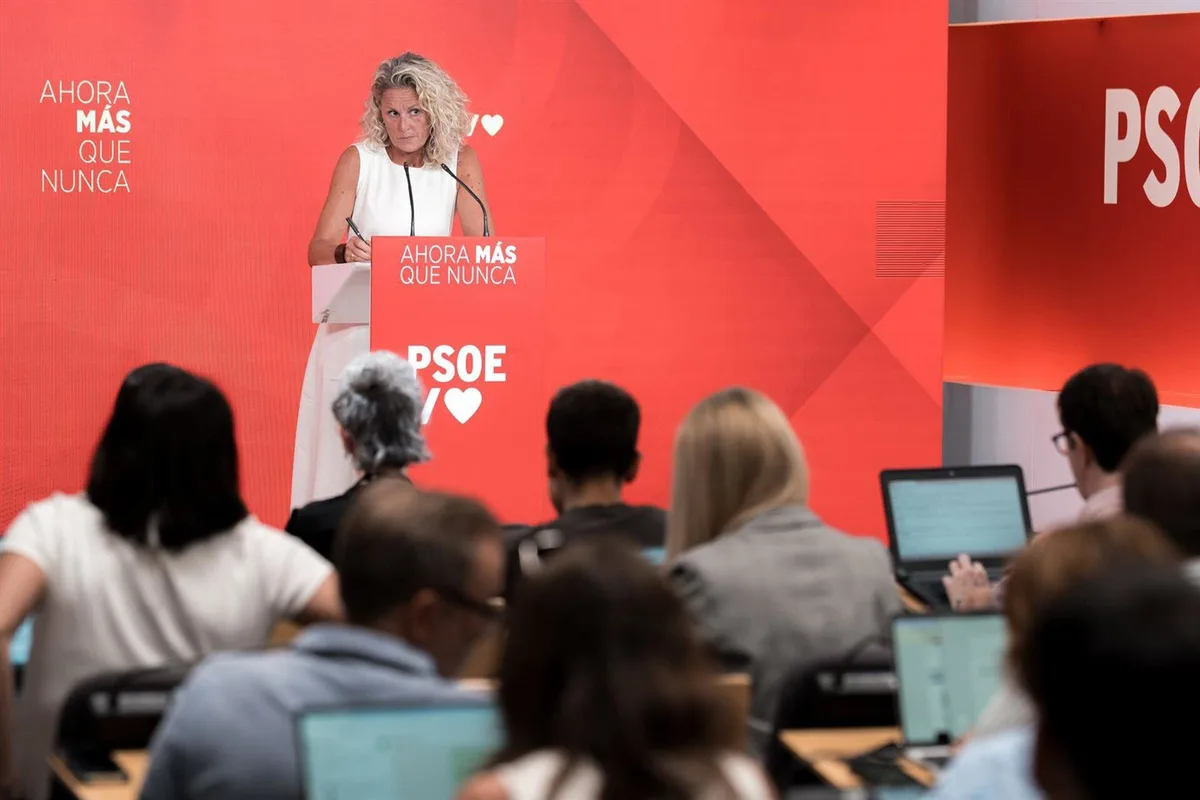El PSOE acusa a Vivas de hacer "negocio" con la crisis de Ceuta con adjudicaciones a cargos de confianza
