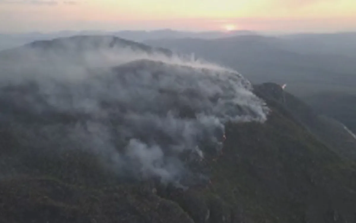 Fogo atinge o Parque Nacional da Chapada dos Veadeiros