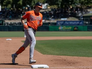 Henderson hits 2 homers, Orioles score 7 unanswered runs to rally past Athletics 8-5