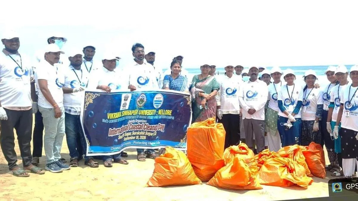 VSU students clean up Mypadu Beach, take pledge to reduce plastic usage