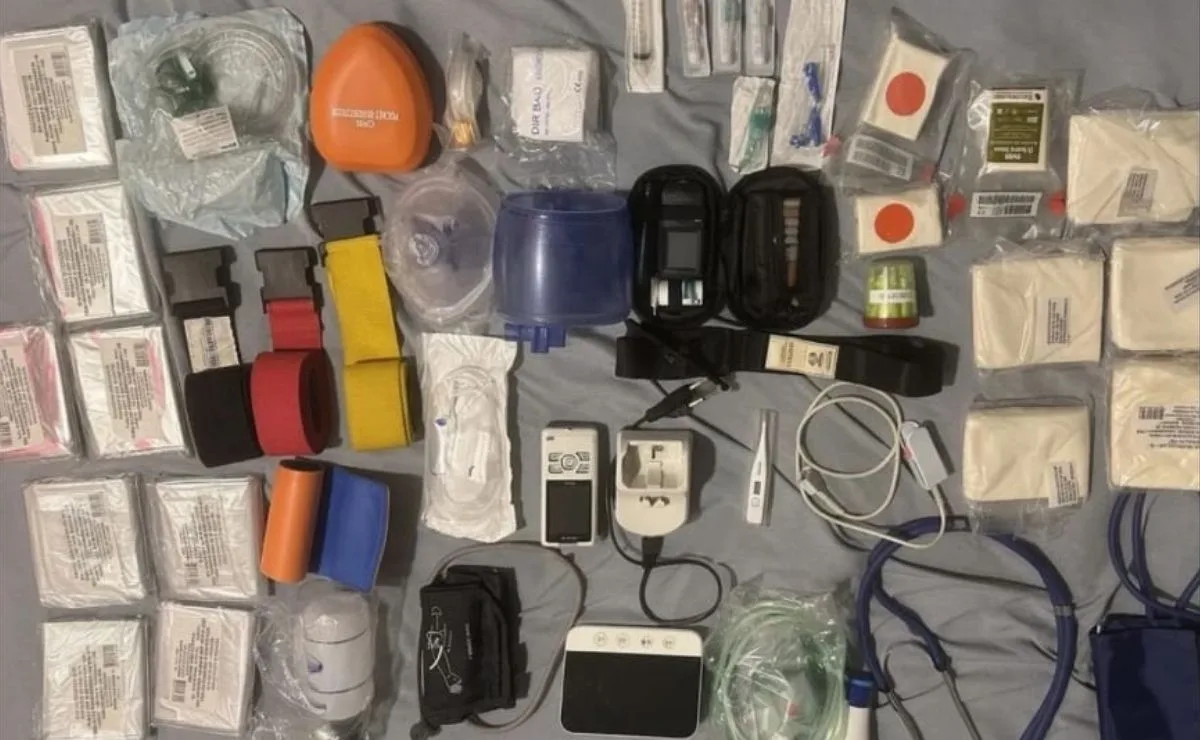 Equipamentos médicos furtados de socorrista são recuperados após adolescente tentar vender itens em Curitiba