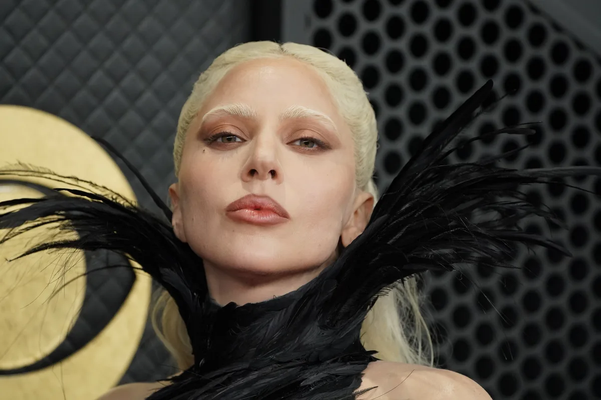Lady Gaga é mãe pela primeira vez, diz revista