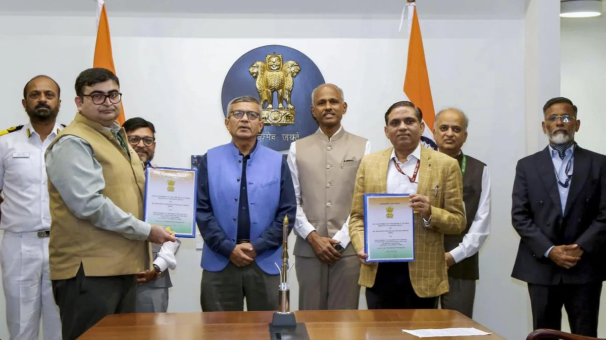 MoD signs ₹661.5-crore contract with BrahMos Aerospace for Navy’s fire control systems, launchers