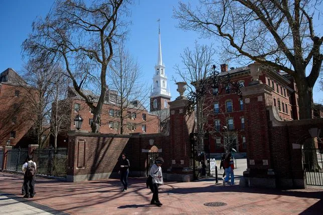 Université de Harvard, Raúl Castro, taxation des drones, gravures de Matisse et Florent Manaudou : les informations de la nuit