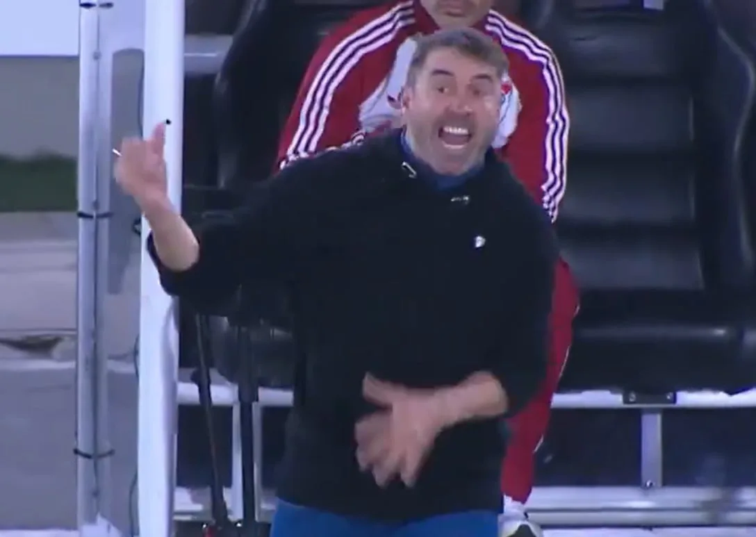 Las reacciones en caliente de Eduardo Coudet durante el empate de River ante Independiente Santa Fe de Bogotá
