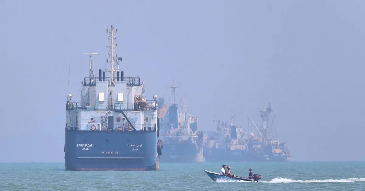 Tensión en Medio Oriente: Irán busca reabrir el estrecho de Ormuz y el petróleo Brent roza los 90 dólares