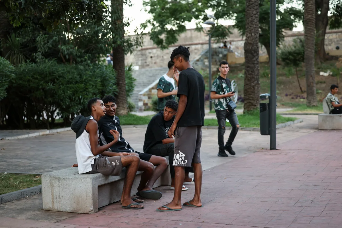 Sanidad solicita a las CCAA el envío de 15.000 dosis de la vacuna de la triple vírica y 10.000 dosis de difteria, tétanos, varicela y polio para atender a los inmigrantes de Ceuta