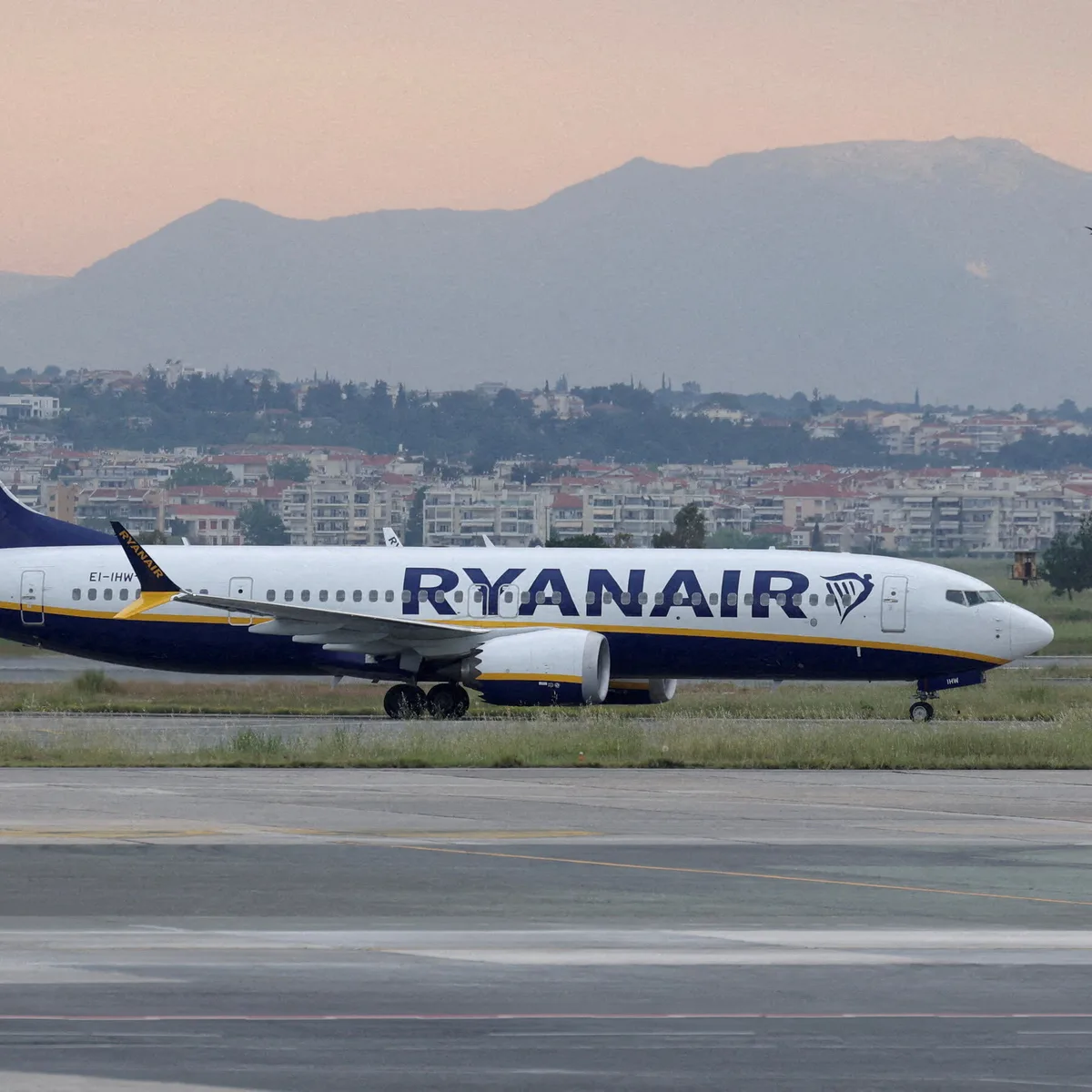 Engine Blade Hit Window on Jet When Man Was Partly Sucked Outside, Report Says