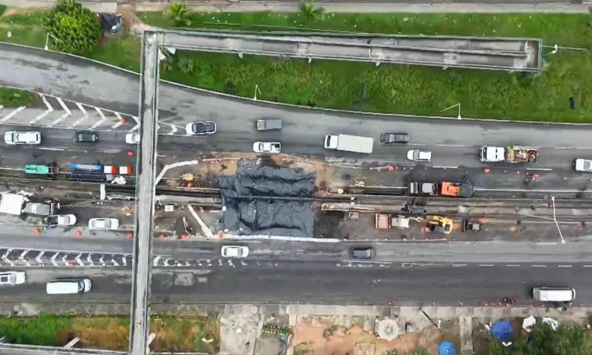 Circulação de água em aterro provocou cratera na BR-324, diz DNIT