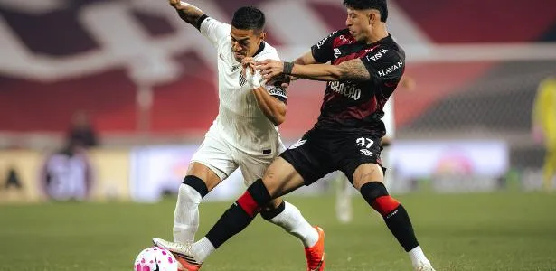 Athletico e Atlético-MG empatam em partida maluca com dois gols no fim