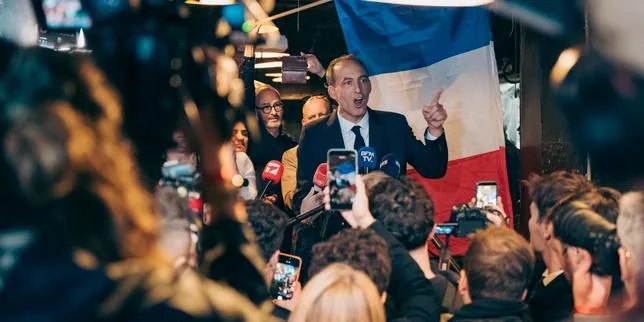 Présidentielle 2027 : Raphaël Glucksmann dénonce la « capitulation » de Marine Le Pen sur l’aide à l’Ukraine