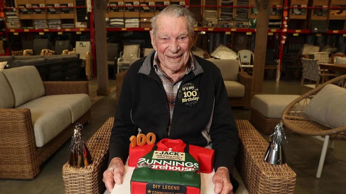 Jack Le Cras: Perth veteran who witnessed official end of WWII turns 100, shares secret to long life