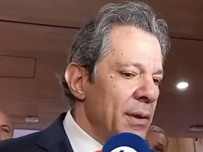 Haddad relata abordagem "intimidadora" e "ostensiva" de viatura da PM