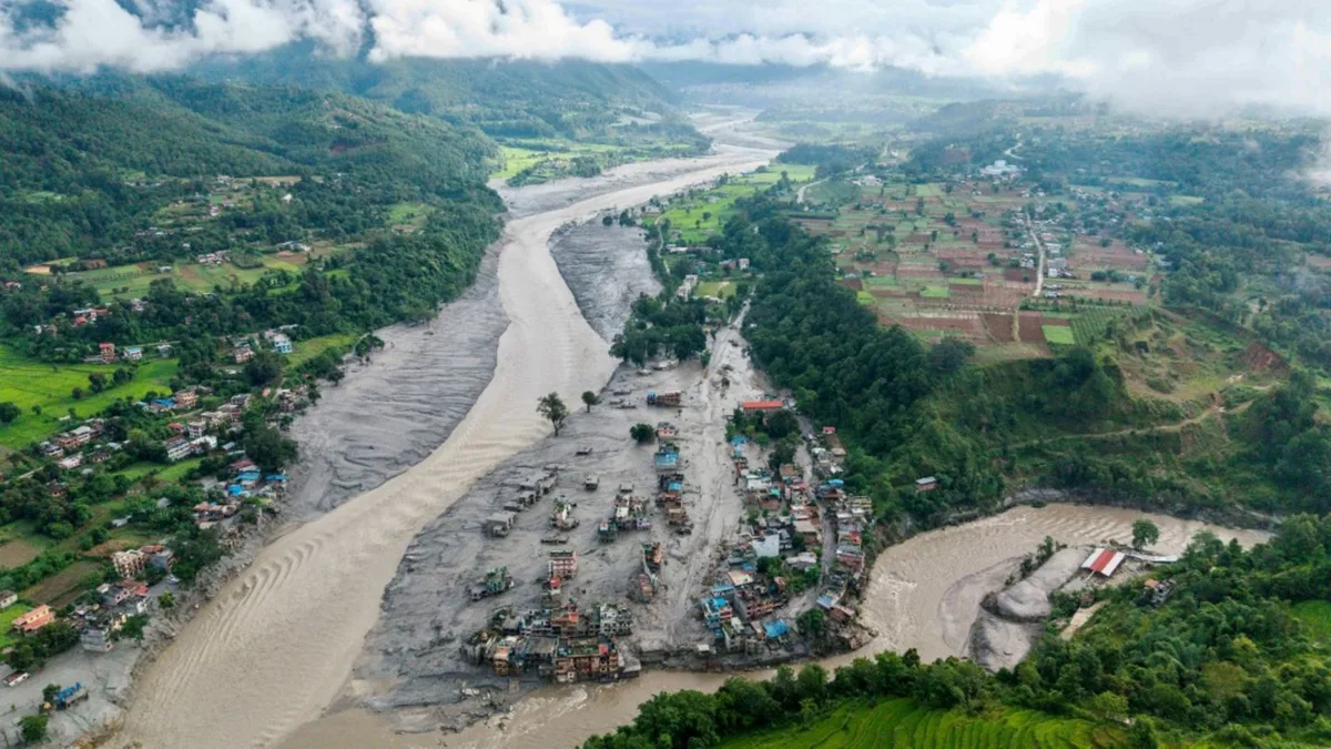 Tödliche Sturzflut im Himalaya: Suche nach Vermissten inmitten neuer Gefahrenwarnungen