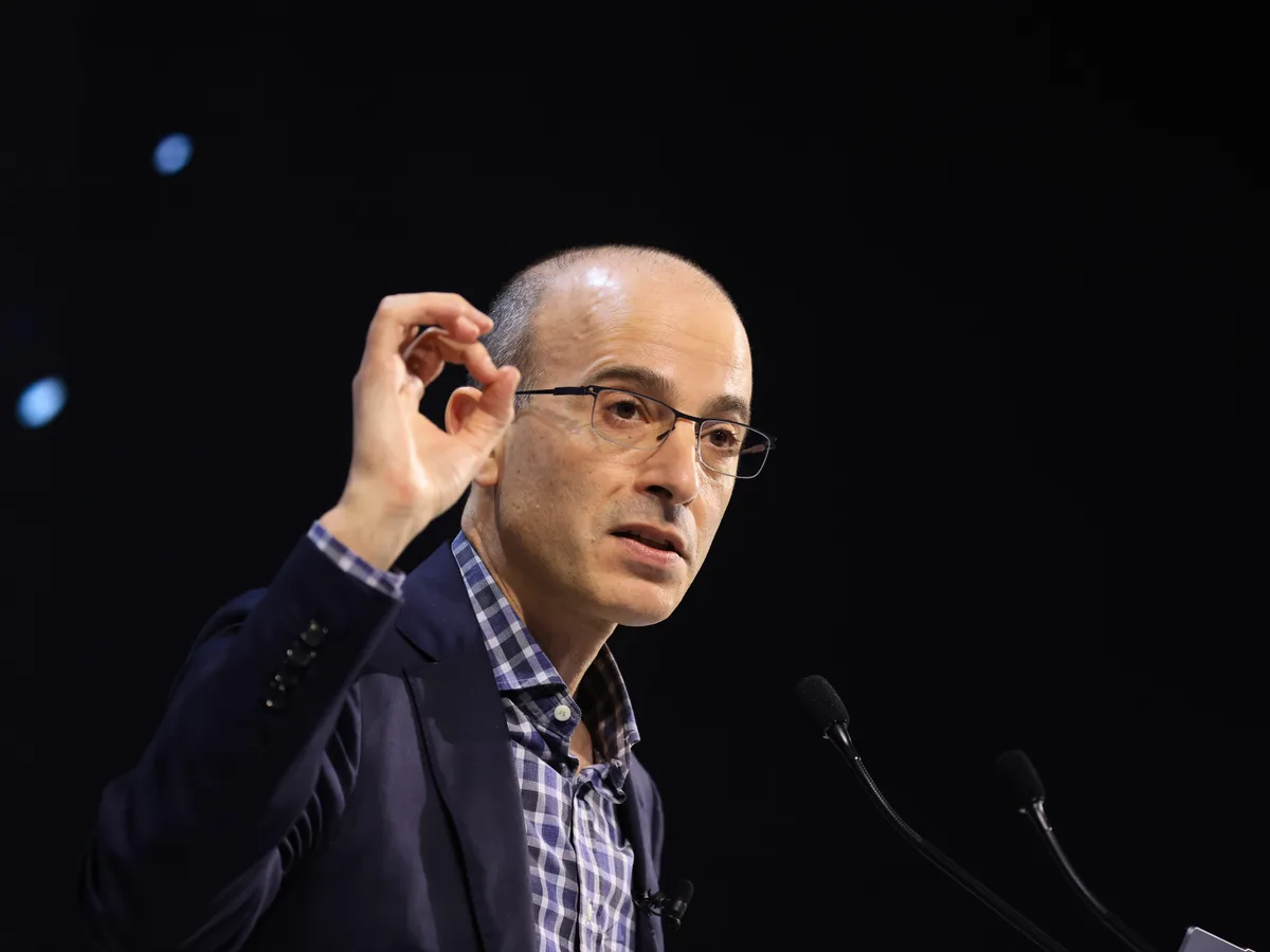 The author of 'Sapiens' says 'now is the time' to resist giving AI rights